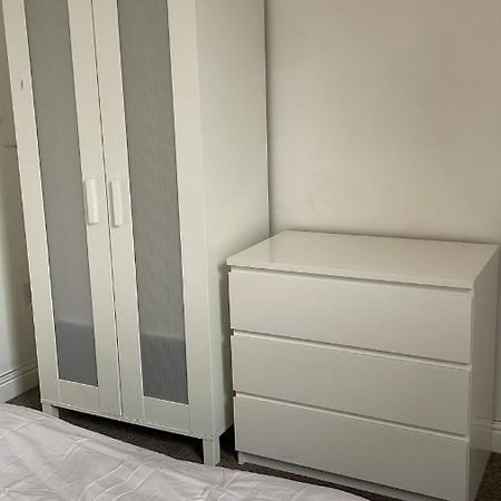 305 High Town Road Hostel Luton  Ngoại thất bức ảnh