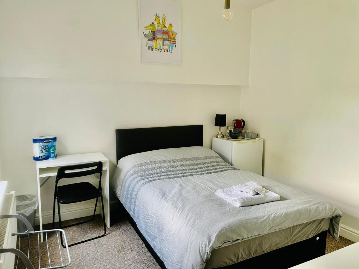 305 High Town Road Hostel Luton  Ngoại thất bức ảnh